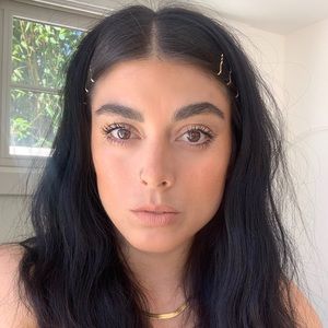 Meet your Posher, Cassandra